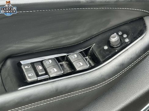 Used 2023 Jeep Grand Cherokee Overland AWD/4WD image 16