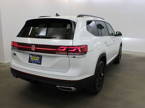 New 2026 Volkswagen Atlas SE FWD image 5