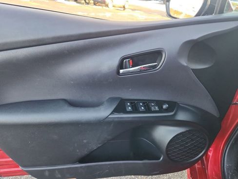 Used 2017 Toyota Prius Prime Premium image 11