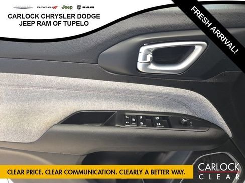 Used 2023 Jeep Compass Latitude AWD/4WD image 13