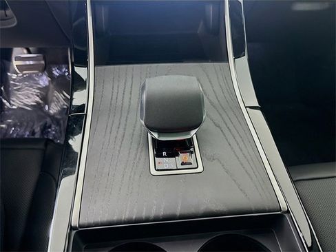 New 2026 Land Rover Range Rover Velar Dynamic SE image 19