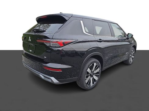 New 2025 Mitsubishi Outlander SE image 4