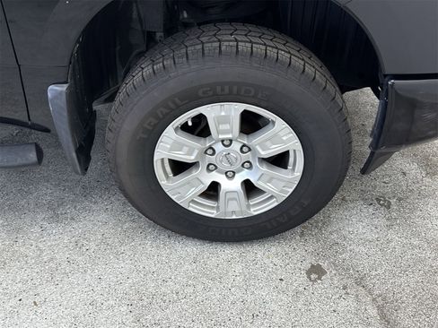Used 2017 Nissan Titan S image 41