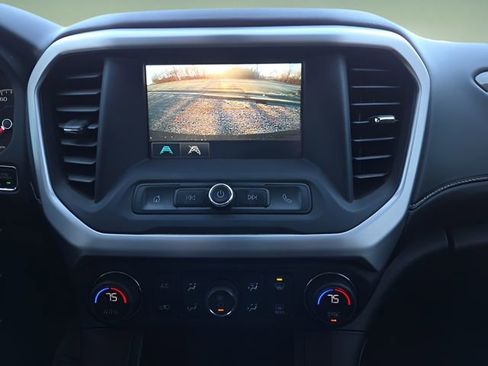 Used 2019 GMC Acadia SLE image 30