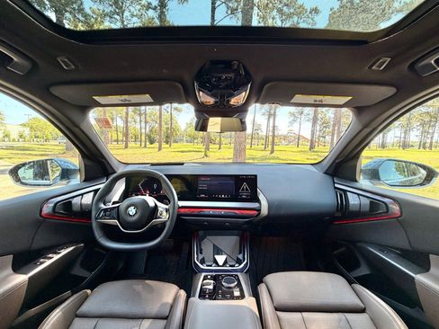 Certified 2025 BMW X3 xDrive30 w/ Premium Package AWD/4WD image 2