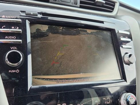 Used 2019 Nissan Murano S FWD image 13