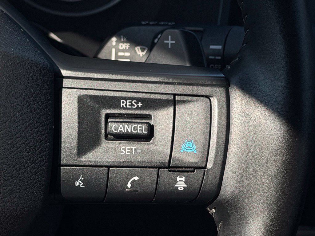 Used 2025 Nissan Rogue SV FWD image 14