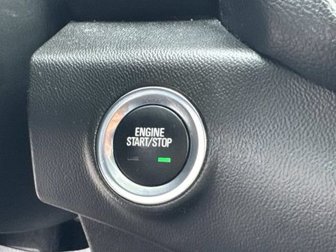 Used 2022 GMC Terrain SLT w/ Infotainment Package II FWD image 17