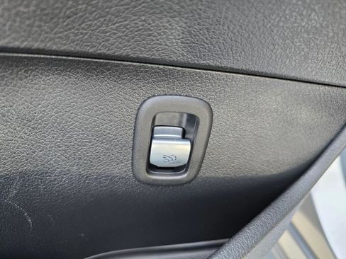 Used 2024 Mercedes-Benz C 300 4MATIC Sedan image 29