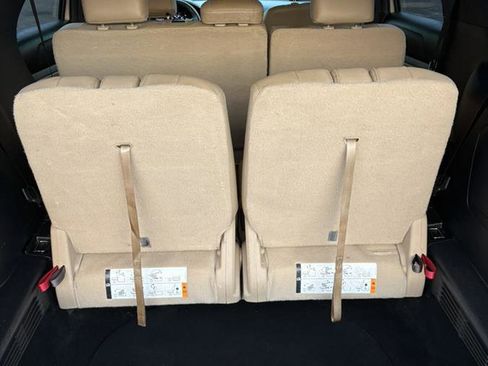 Used 2017 Ford Explorer XLT w/ Equipment Group 202A image 15