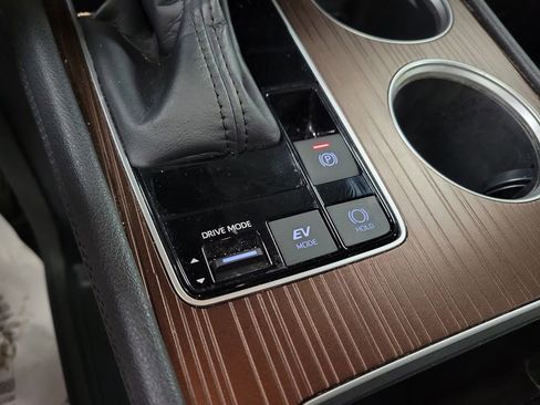 Used 2022 Toyota Sienna XLE image 15