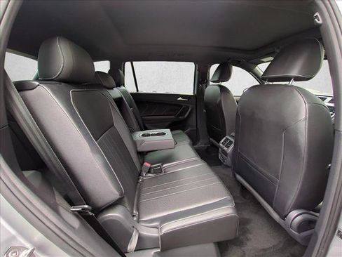 Used 2023 Volkswagen Tiguan SE R-Line FWD image 21