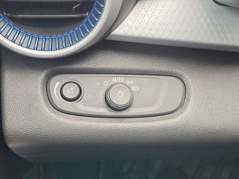 Used 2024 Chevrolet Trax LS FWD image 16