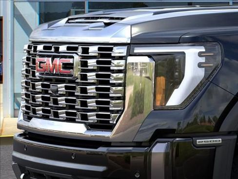 New 2026 GMC Sierra 2500 Denali w/ Denali Reserve Package AWD/4WD image 13