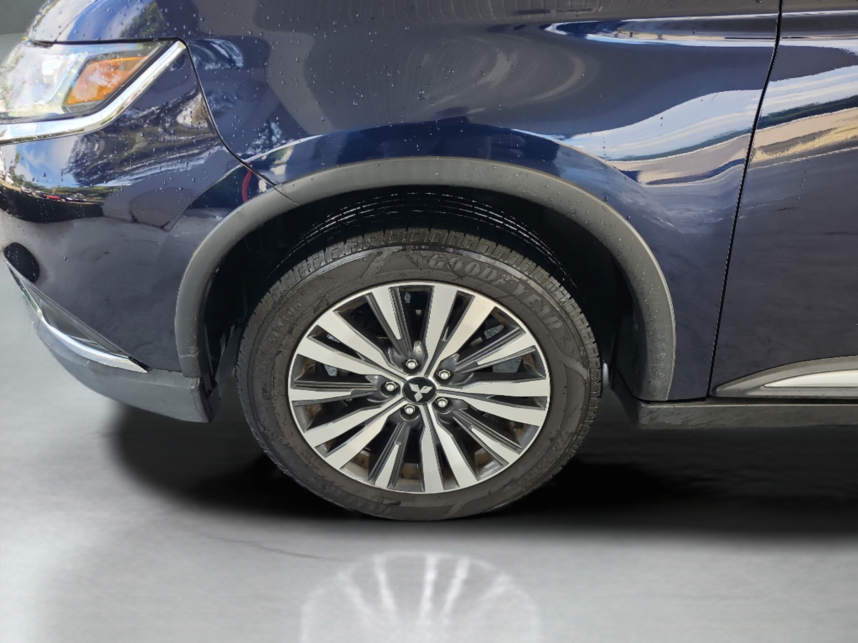 Used 2020 Mitsubishi Outlander ES FWD image 8