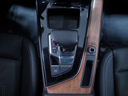 Used 2022 Audi A4 2.0T Premium w/ Convenience Package image 14