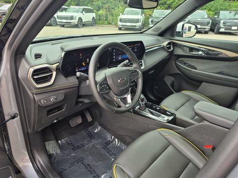 Used 2025 Chevrolet TrailBlazer ACTIV w/ Convenience Package AWD/4WD image 11