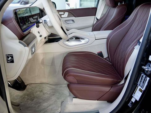 Used 2026 Mercedes-Benz Maybach GLS 600 Maybach GLS 600 4MATIC SUV AWD image 13