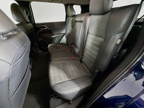 Used 2024 Mitsubishi Outlander SE AWD/4WD image 23