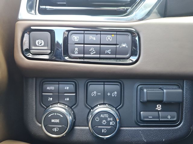 Used 2025 GMC Yukon XL Denali Ultimate AWD/4WD image 16