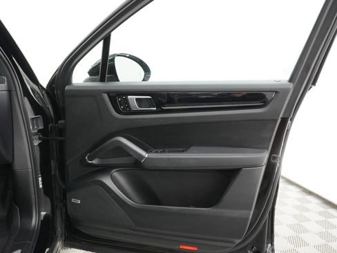 Used 2019 Porsche Cayenne image 25