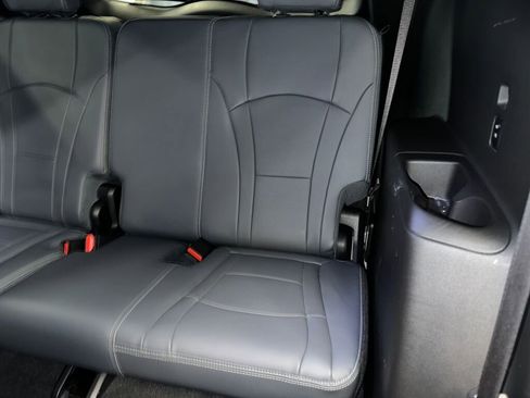 Certified 2024 Buick Enclave Essence w/ Experience Buick Package image 23