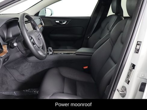 Used 2026 Volvo V60 B5 Cross Country Plus AWD/4WD image 7