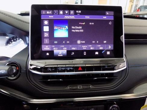 New 2026 Jeep Compass Latitude image 24