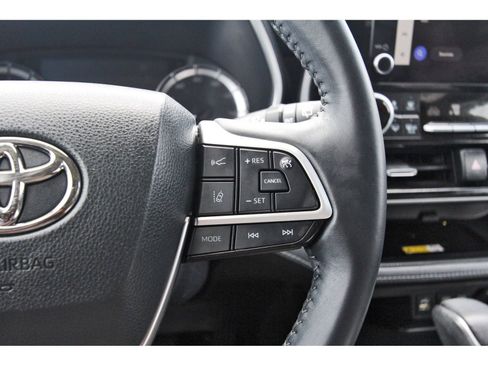Used 2023 Toyota Highlander XLE image 24