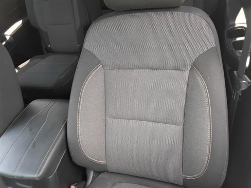 Used 2020 Chevrolet Traverse LT image 9