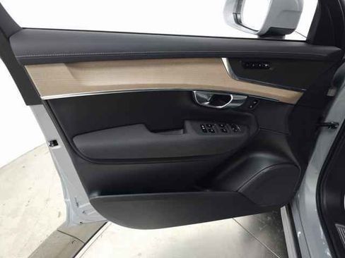 Certified 2025 Volvo XC90 B6 Plus image 16