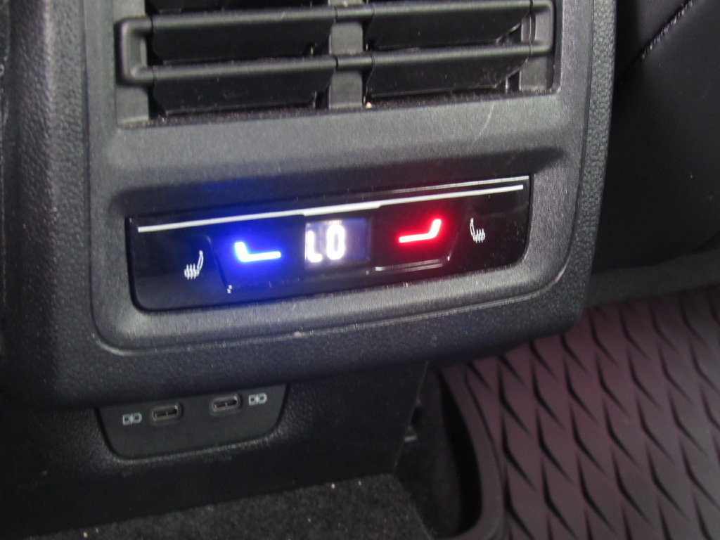 Used 2024 Volkswagen Golf R AWD/4WD image 29