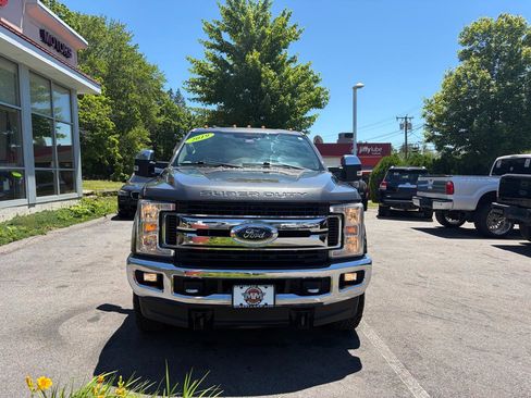 Used 2019 Ford F250 XLT w/ XLT Premium Package AWD/4WD image 3