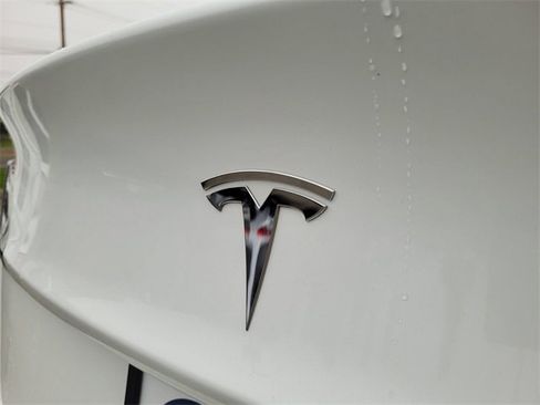 Used 2018 Tesla Model 3 Long Range image 11
