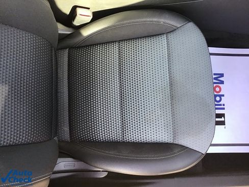 Used 2025 Chevrolet Trax LT w/ LT Convenience Package image 18