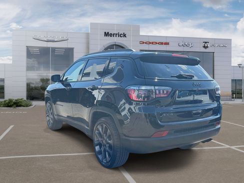 Used 2021 Jeep Compass Latitude w/ Sun and Sound Group AWD/4WD image 8
