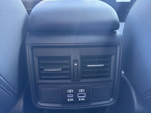 Used 2025 Subaru Forester Premium image 18