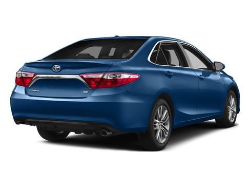 Used 2017 Toyota Camry SE w/ Moonroof Package image 2
