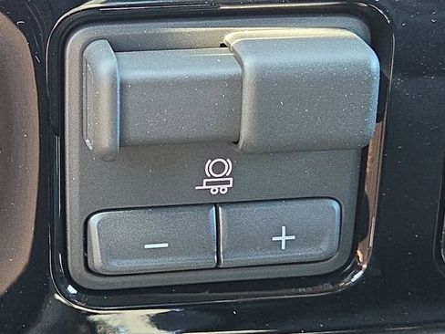 New 2026 Chevrolet Silverado 1500 LT image 38