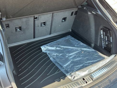 Certified 2026 Porsche Macan AWD/4WD image 21