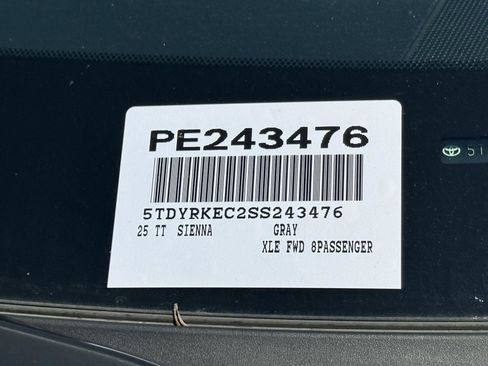 Certified 2025 Toyota Sienna XLE FWD image 14