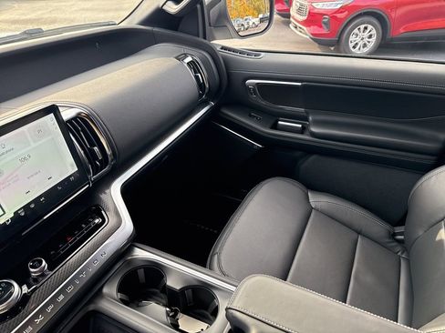 New 2025 Ford Expedition Platinum w/ Stealth Performance Package image 32