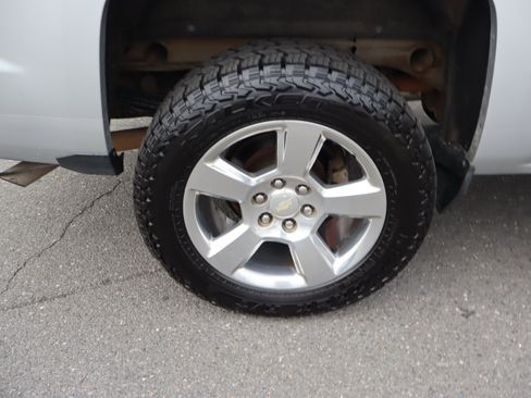 Used 2017 Chevrolet Silverado 1500 LT w/ All Star Edition AWD/4WD image 38