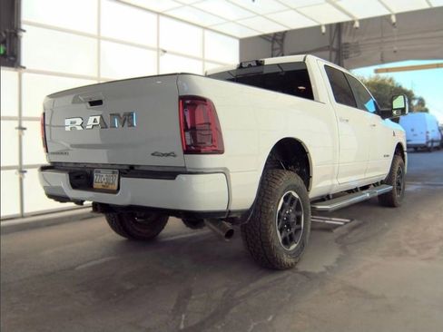 Used 2025 RAM 2500 Laramie AWD/4WD image 3