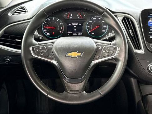 Used 2025 Chevrolet Malibu RS FWD image 21