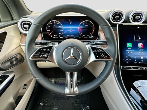 Used 2026 Mercedes-Benz GLC 300 4MATIC image 11