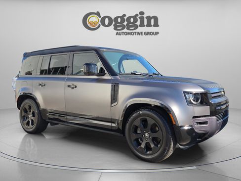 Used 2024 Land Rover Defender 110 X-Dynamic SE image 8