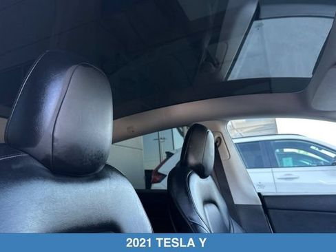Used 2021 Tesla Model Y Long Range AWD/4WD image 19