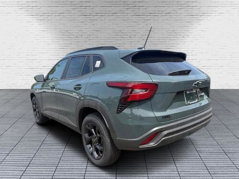 New 2026 Chevrolet Trax LT w/ Sunroof Package FWD image 2