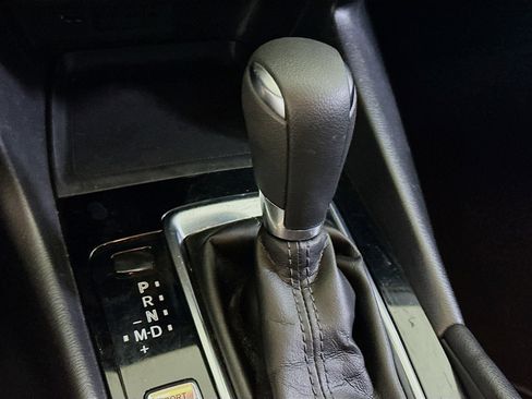 Used 2017 MAZDA MAZDA3 Sport image 25